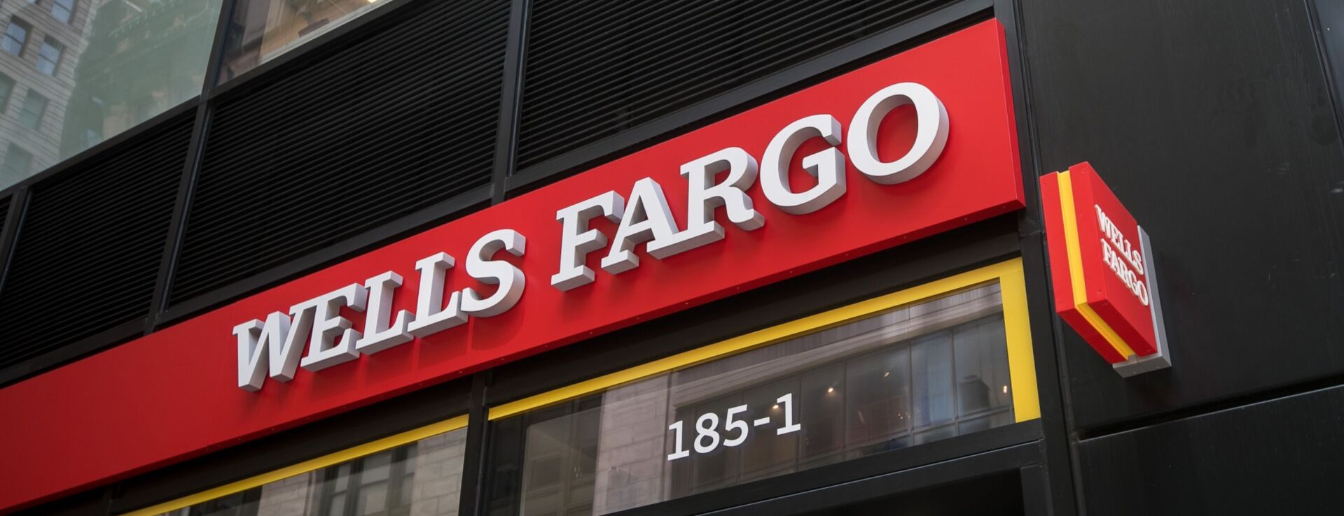 Wells Fargo First Big US Bank With Unionized Branch (2)